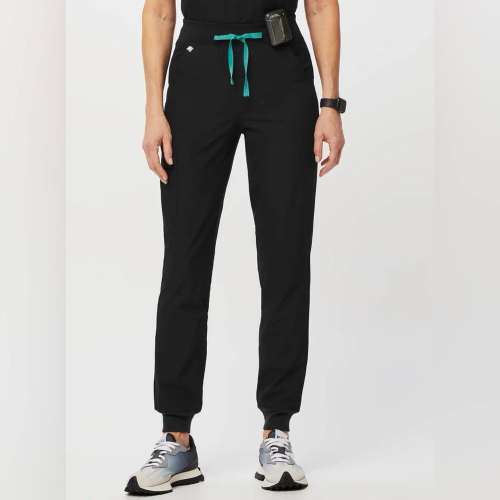 FIGS FreeX Zamora High-Waist Lined Jogger Scrub Pants in Black! Size M, NWT